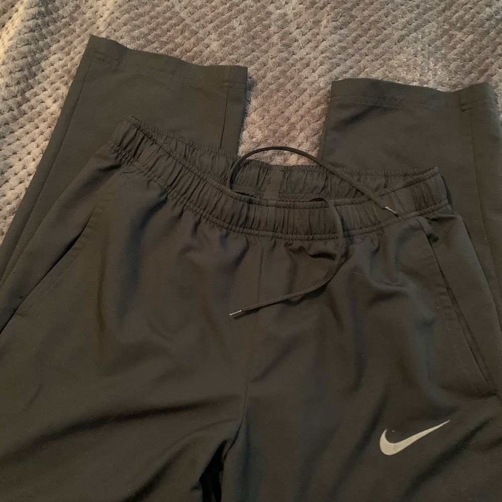 Men’s black, Nike sweatpants